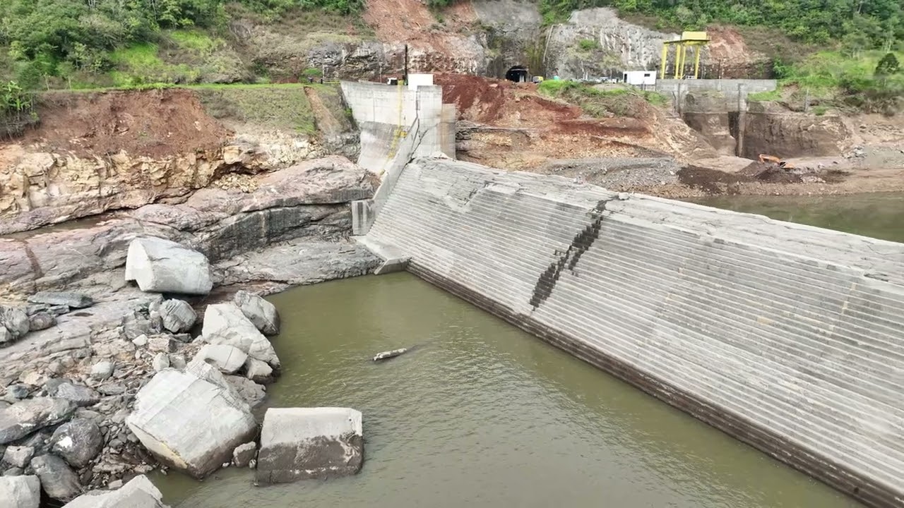 Usina Hidroelétrica UHE 14 de Julho - CPFL - Situação após rompimento da Barragem e Vertedor
