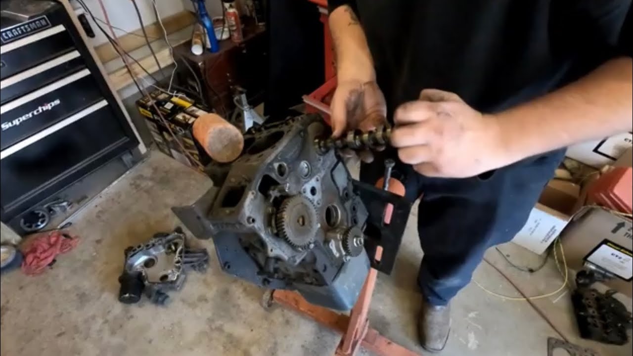 Tearing Down A Parts Kubota Z482 Diesel!