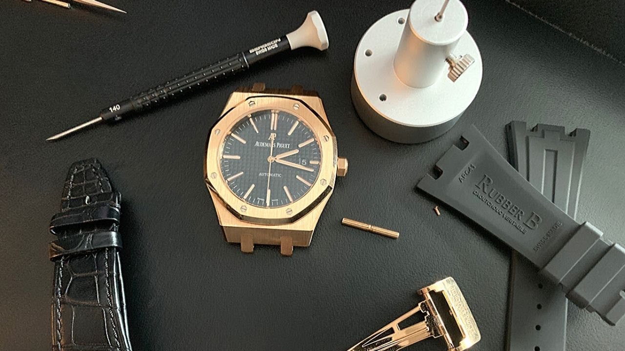 How to change a watch strap for AP Royal Oak 41mm on Alligator to a luxurious Rubber B Strap