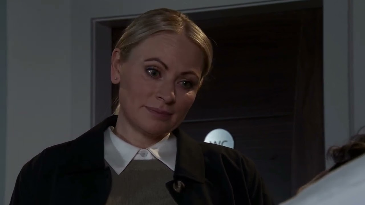 DS Lisa Swain - Swagger