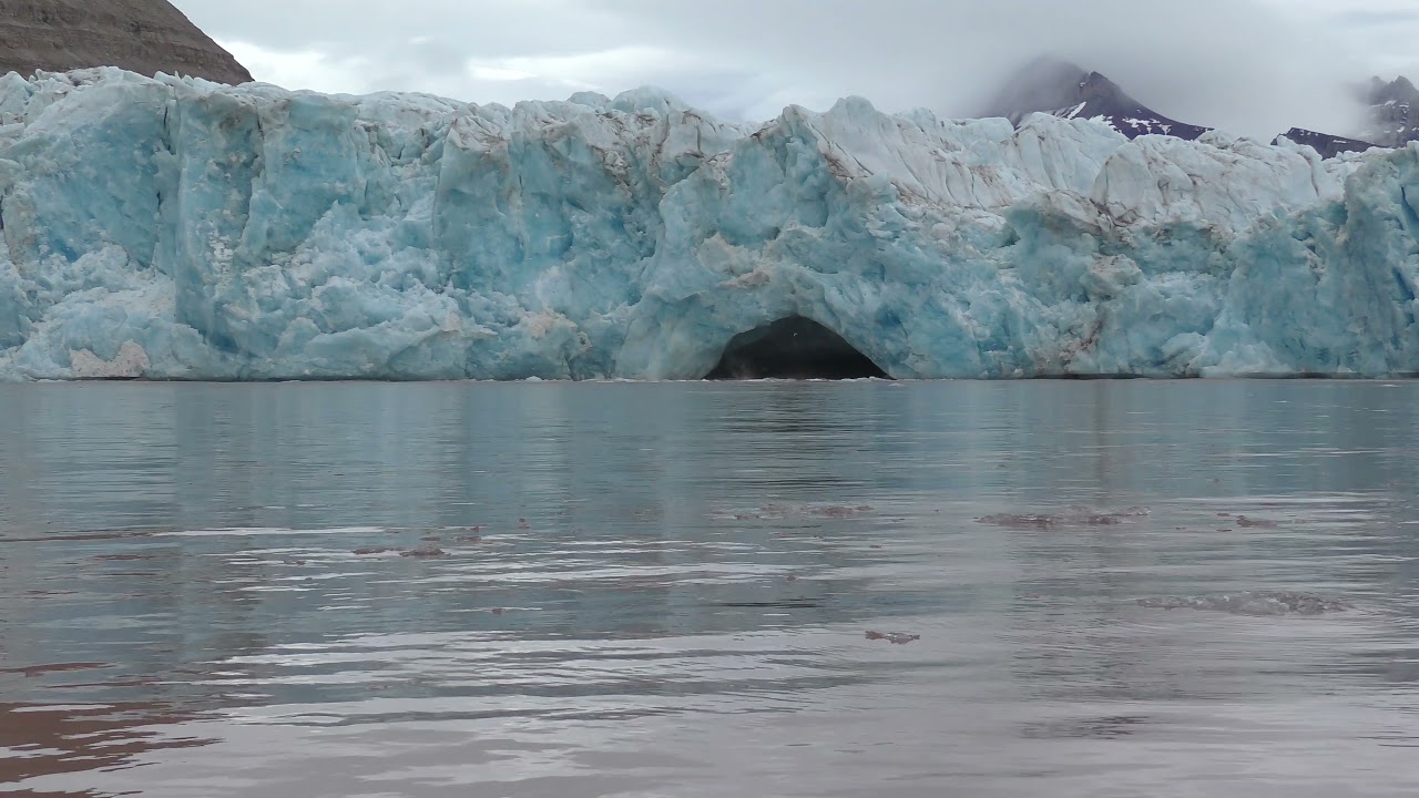 Calving Event in front of Kronebreen Glacier