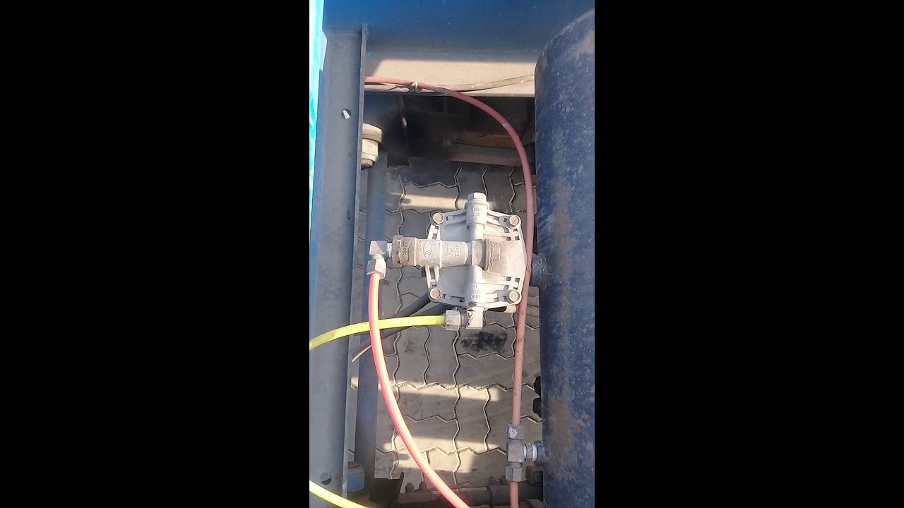 Hệ thống phanh khí nén trên rơ mooc- Pneumatic brake system on trailers