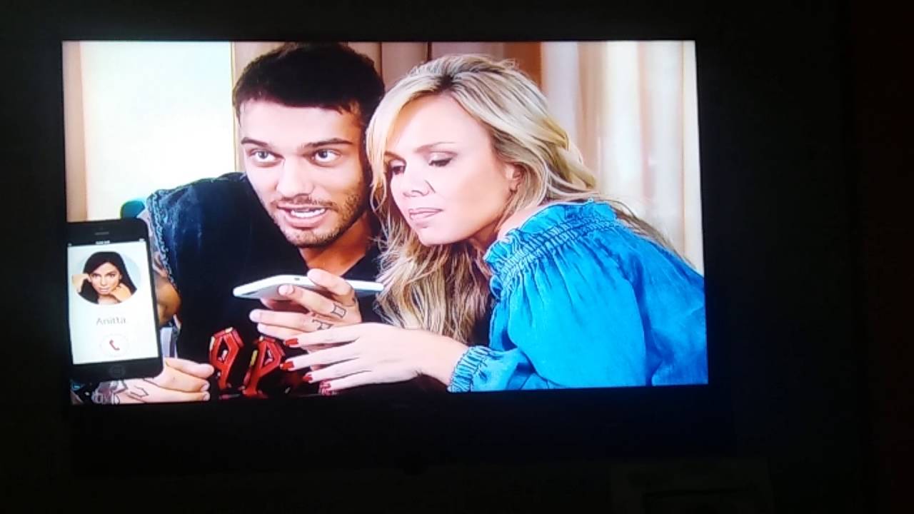 Lucas Lucco passando trote para Anitta no programa da Eliana