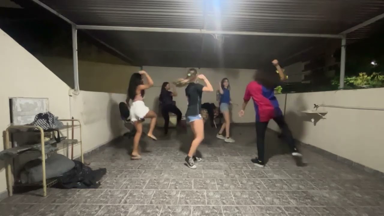 Lara coreografou festa Juliana