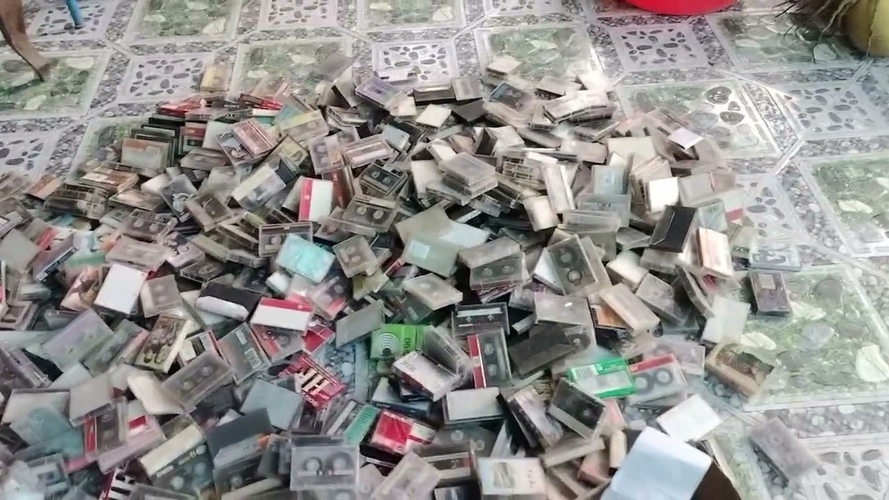 Bán thanh lý hết lô băng.nhiều phôi xịn chủ đề ca nhạc và cải lương( rất nhiều phôi maxell 10k/ cuồn