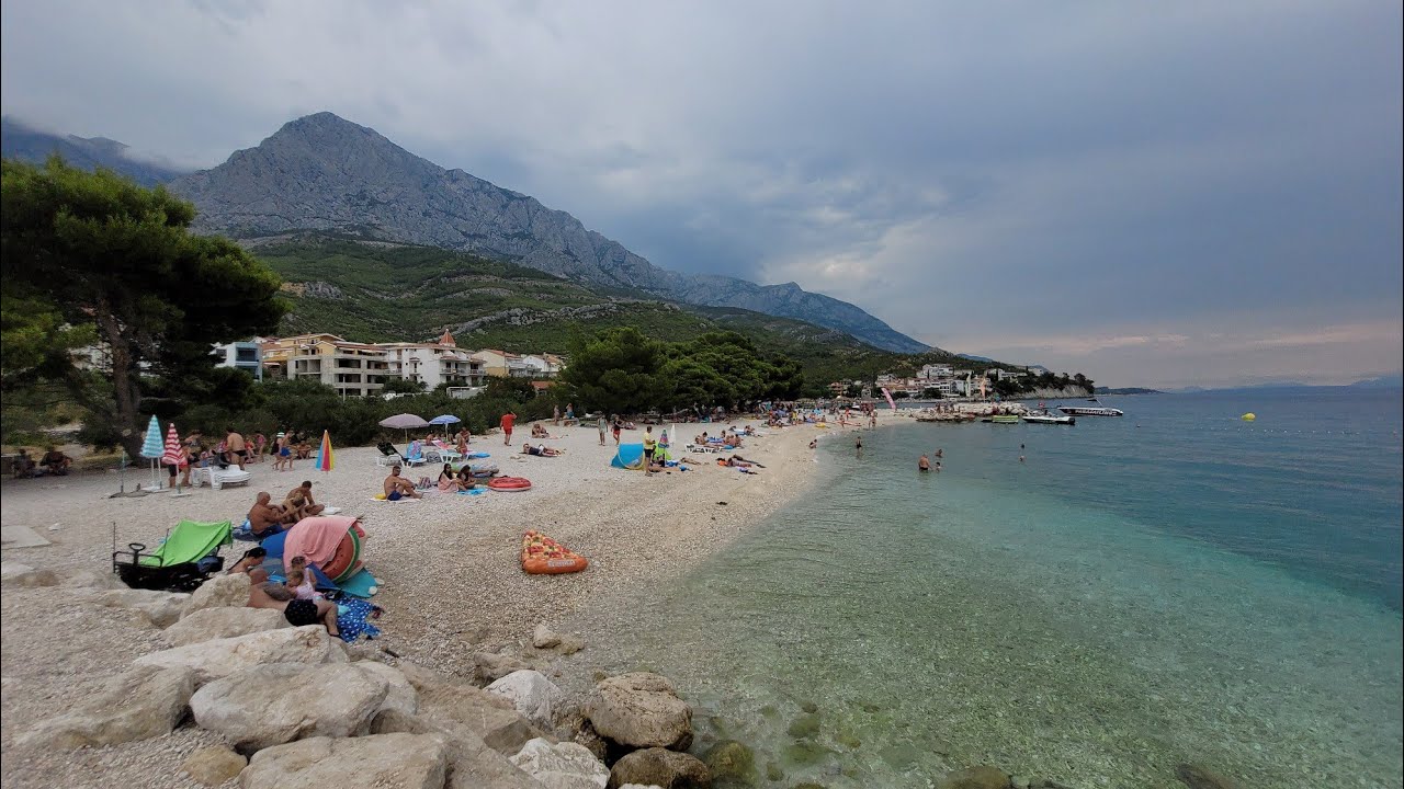 Promajna plaża od strony Baška Voda / Chorwacja sierpień