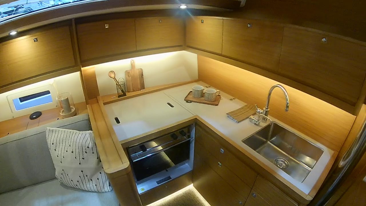 Dufour 430 