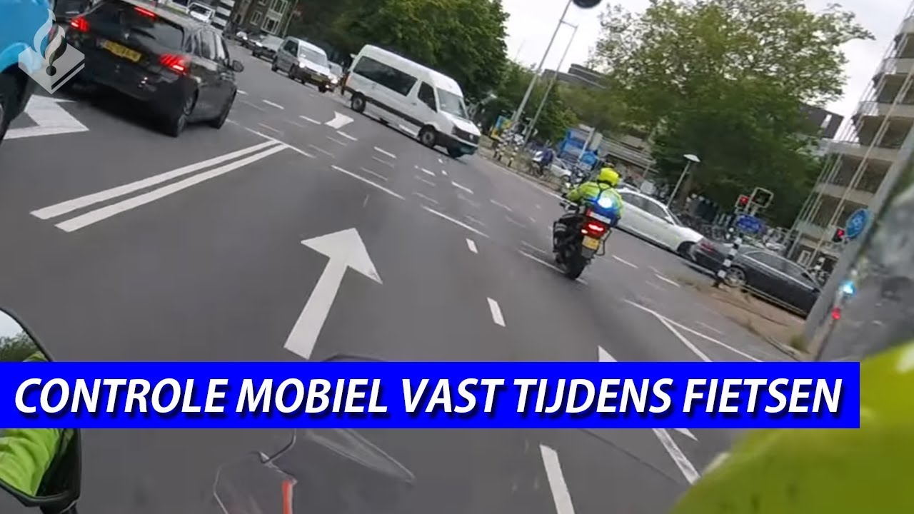 NIEUWE POLITIEMOTOR & Controle mobiel vast tijden het fietsen - Dennis en JW dienst op de motor.
