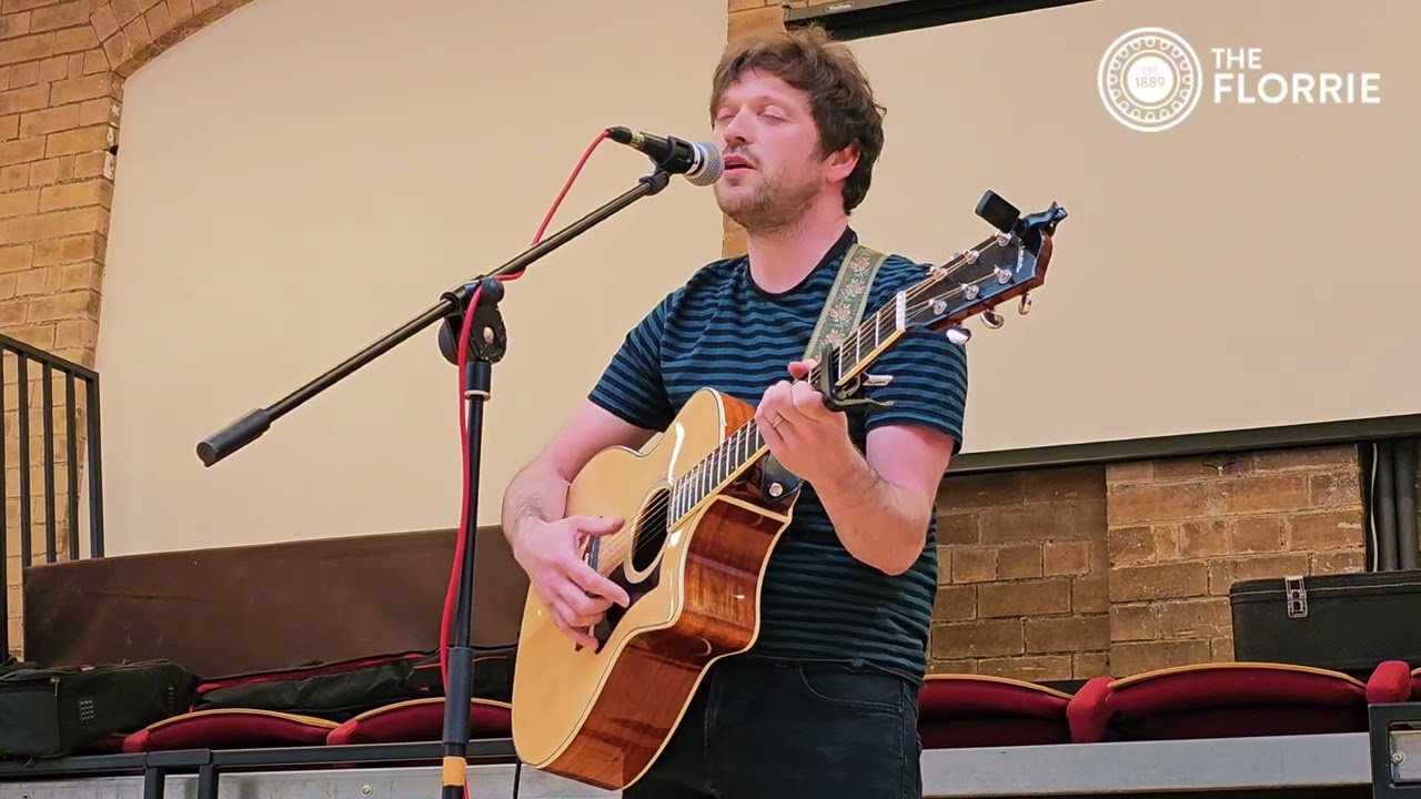 Steve Pilgrim - Beautiful Blue live at The Florrie Guitar Group 🎸 🎶