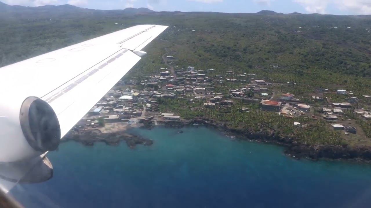 ROYAL AIR COMORES landing into Moroni from Mohéli