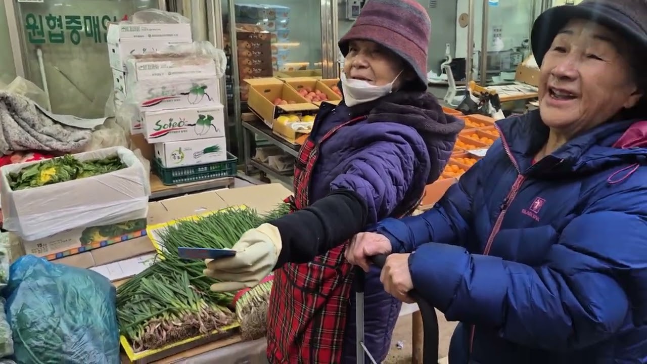 80살시골엄마 2월4일 북부시장 설날 대목장 홍어회무침 