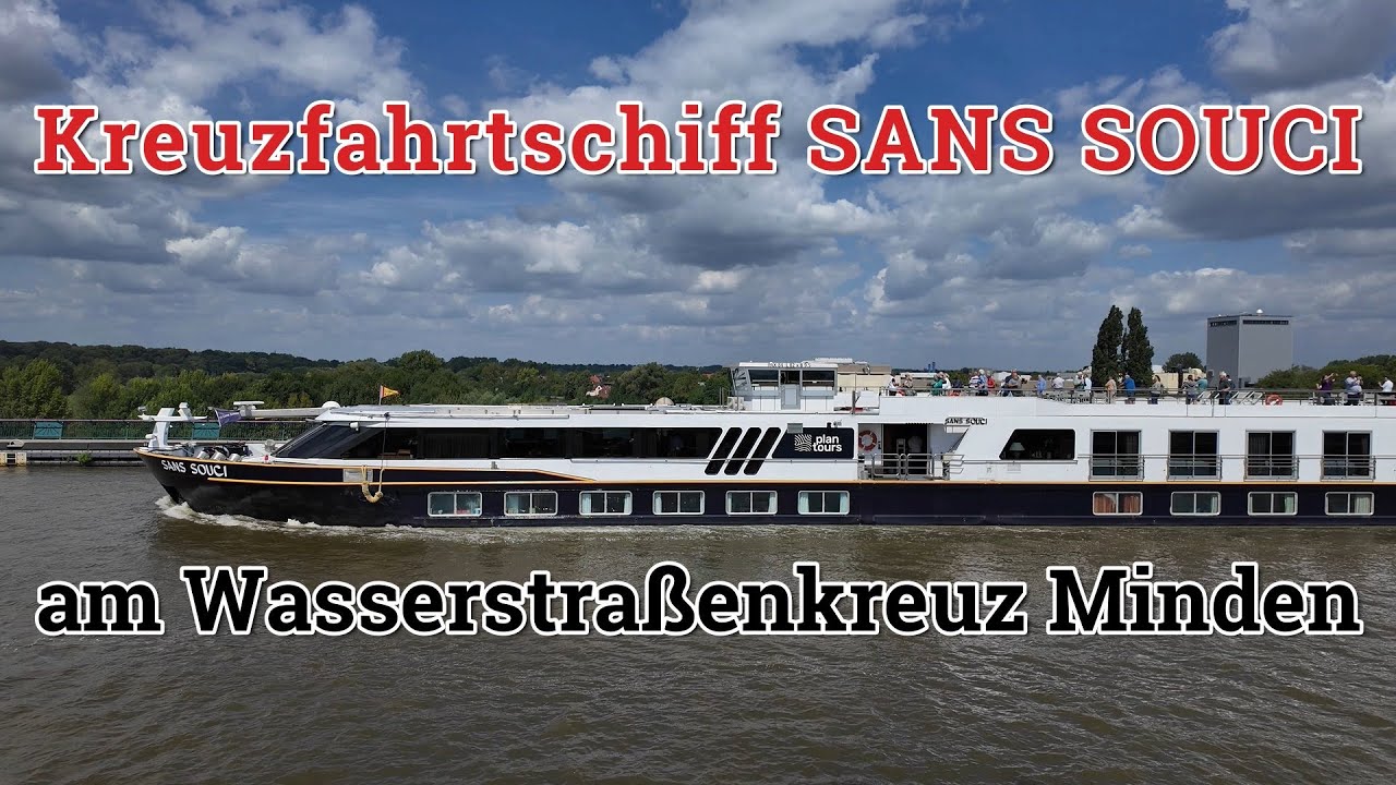 Kreuzfahrtschiff SANS SOUCI, Binnenschiff Steigerwald und MS EUROPA am Wasserstraßenkreuz Minden