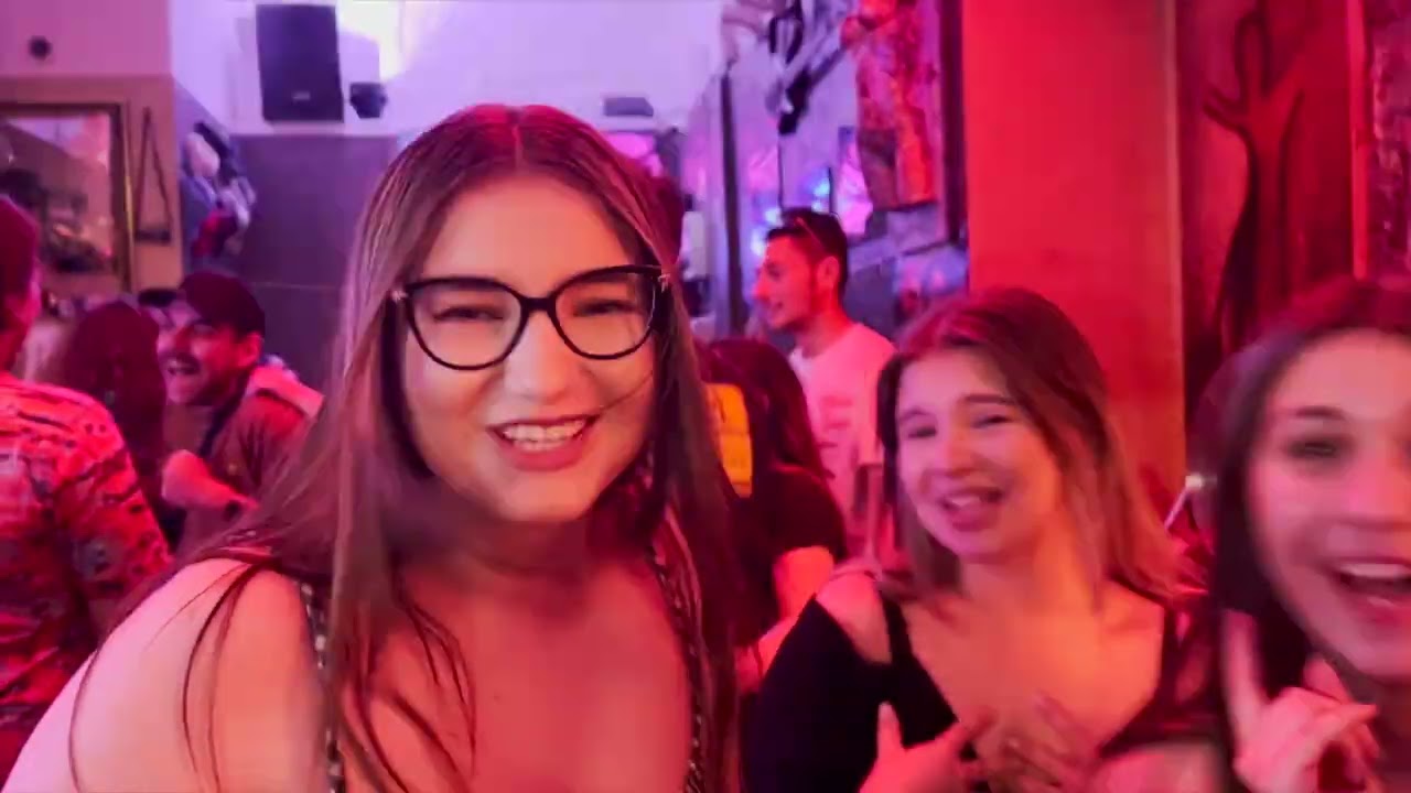 Club Berlin – Cel Mai Fierbinte Loc de Petrecere din Centrul Vechi! 🔥 Muzică, Dans & Energie Pură!