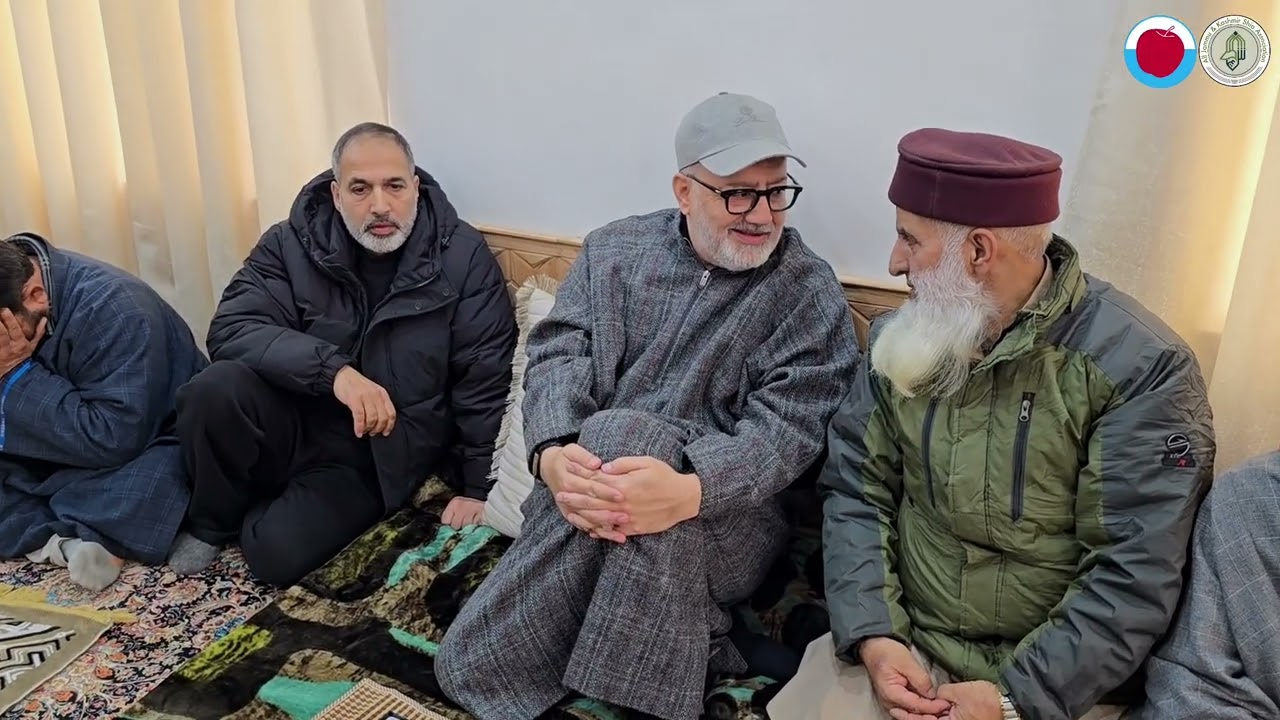Molvi Imran Reza Ansari visited Pattan Town. 
