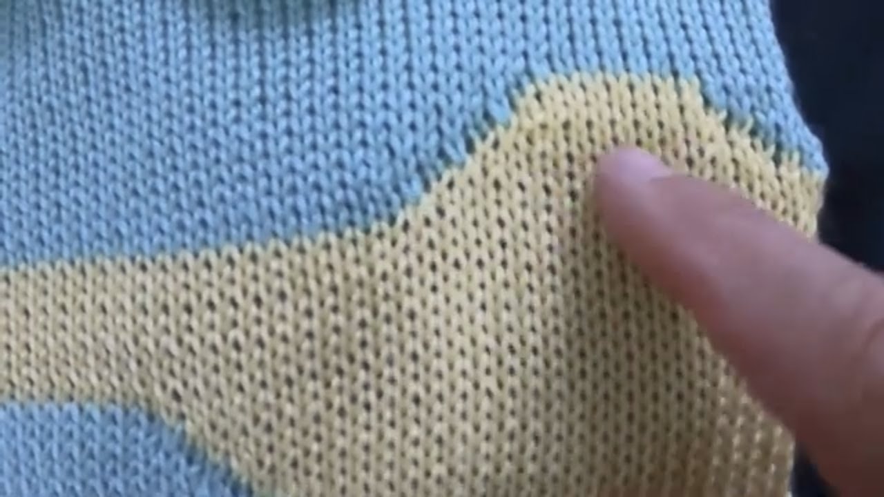 geométricos em ondas feito em máquina de tricô