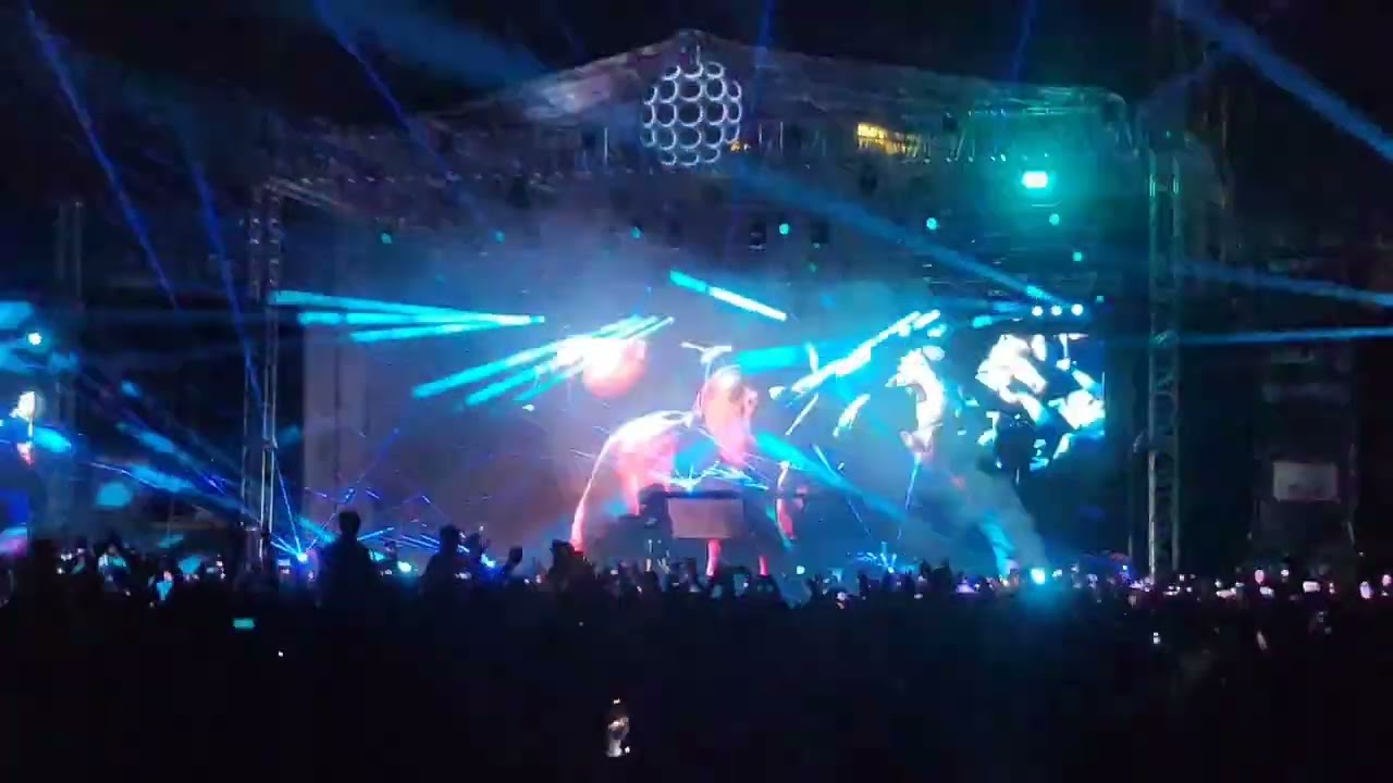 Alan Walker - Time And Faded Live From Sunburn Arena Ahmedabad 2022