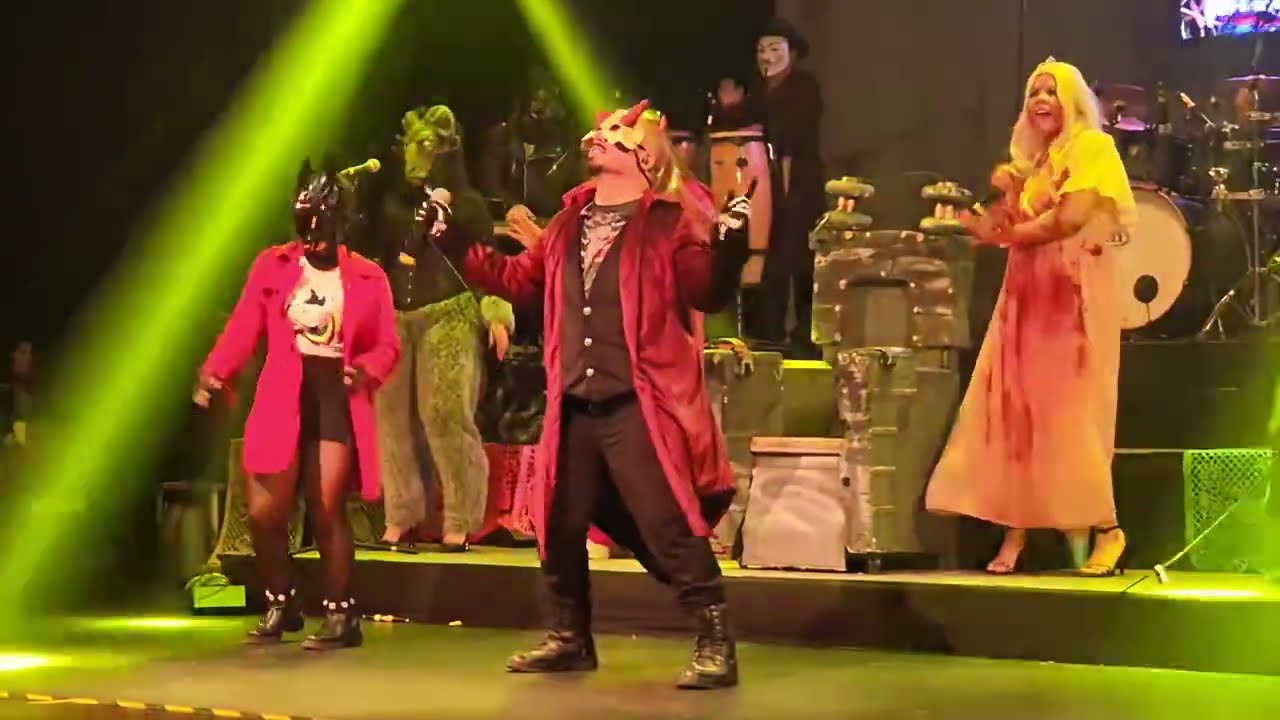 Chat – Grupo FAK (En Vivo | Concierto de Halloween)