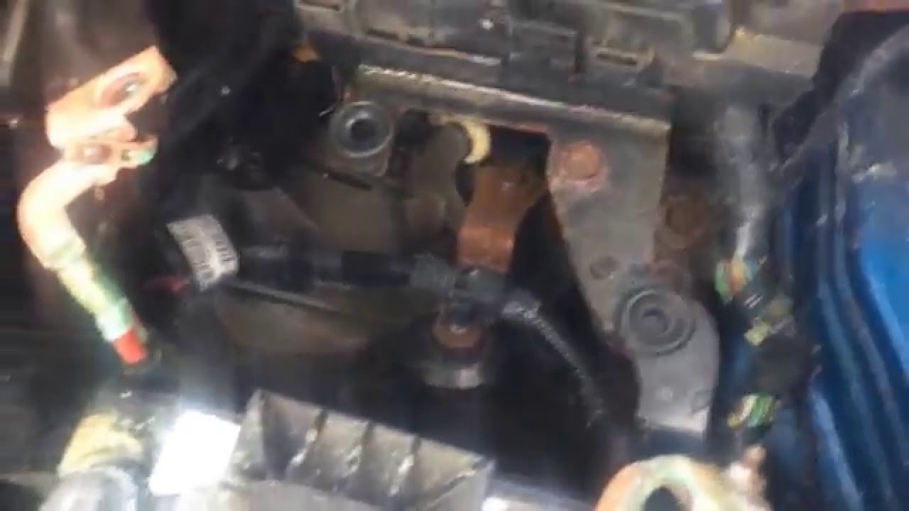 How to replace the Battery in a 2004 Chrysler PT Cruiser