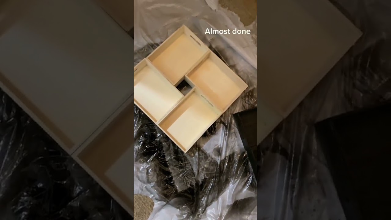 Bathroom Shelves | TikTok: @toitakeover