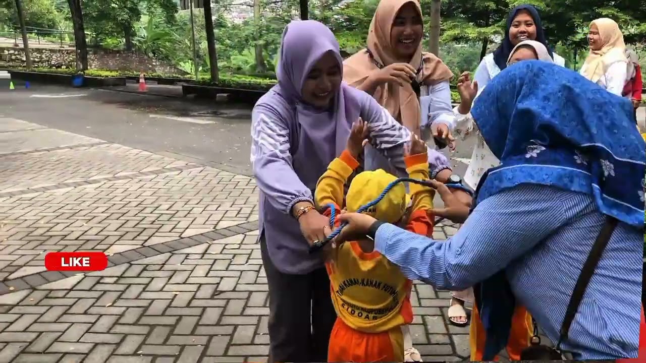 MULAI BERMAIN // KB TK Futuhiyah @KBTKFutuhiyyah #familygathering #sobatliburan #seru 