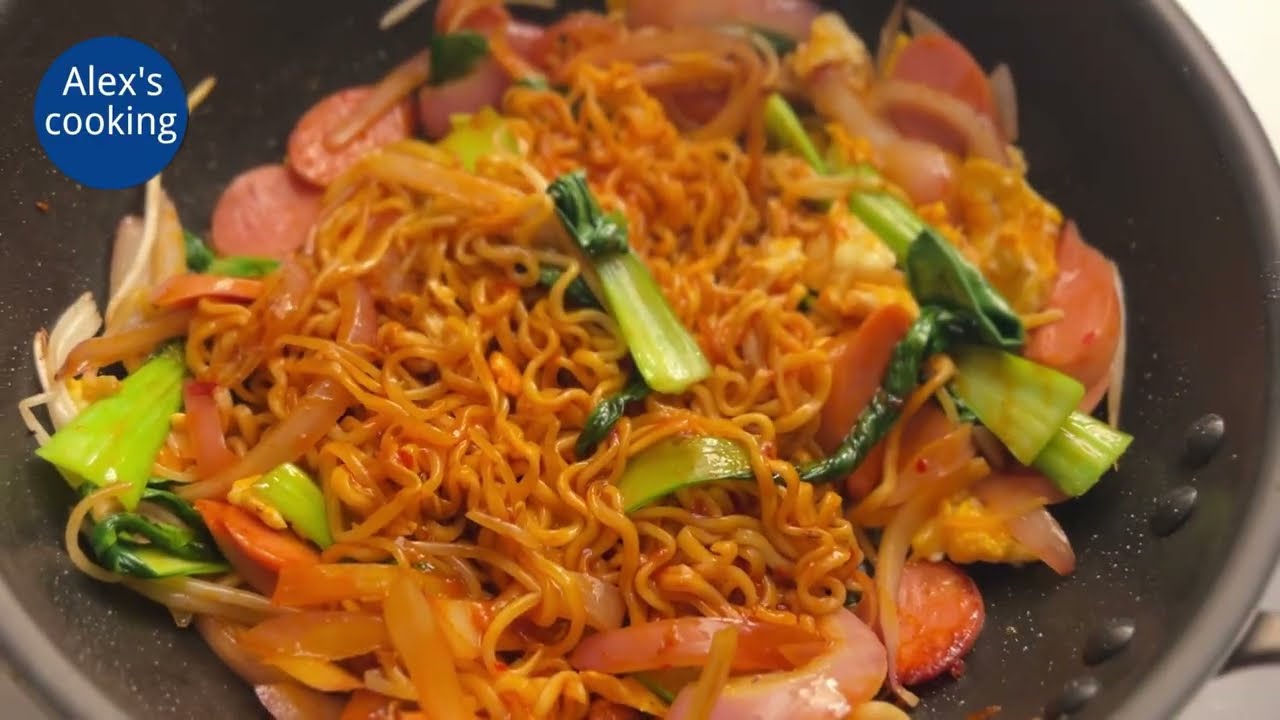 This Stir-Fried Ramen Is So Good… You’ll Want More and More!