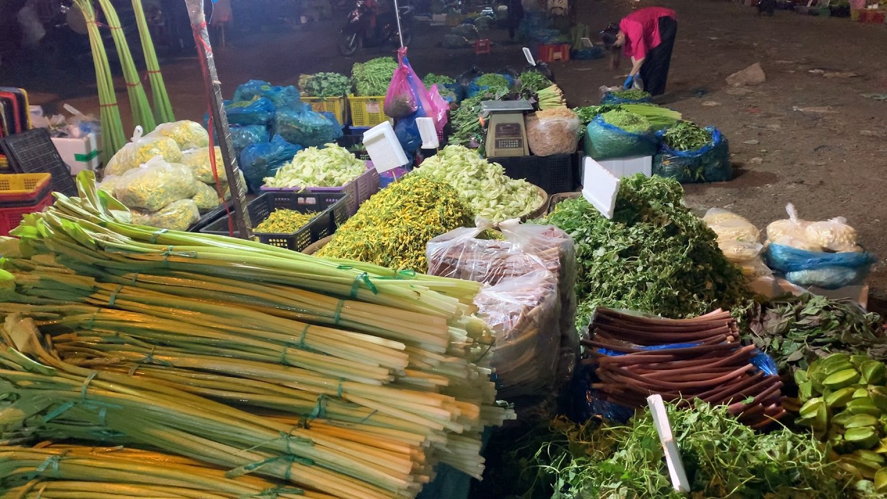 TỐI MÙNG 4 TẾT,TẠI CHỢ ĐẦU MỐI HÓC MÔN