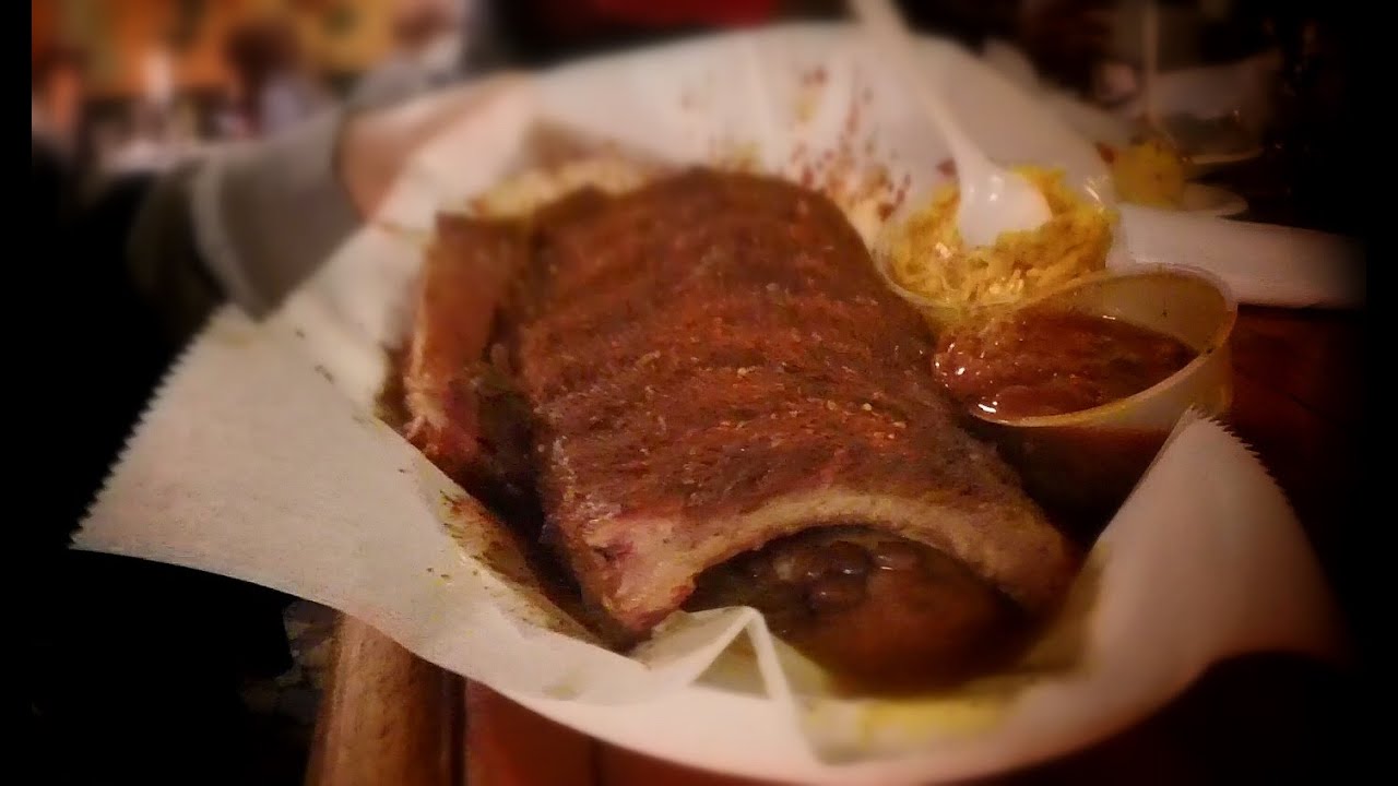 Dry Ribs at Memphis' Rendezvous | Barbecue Tricks