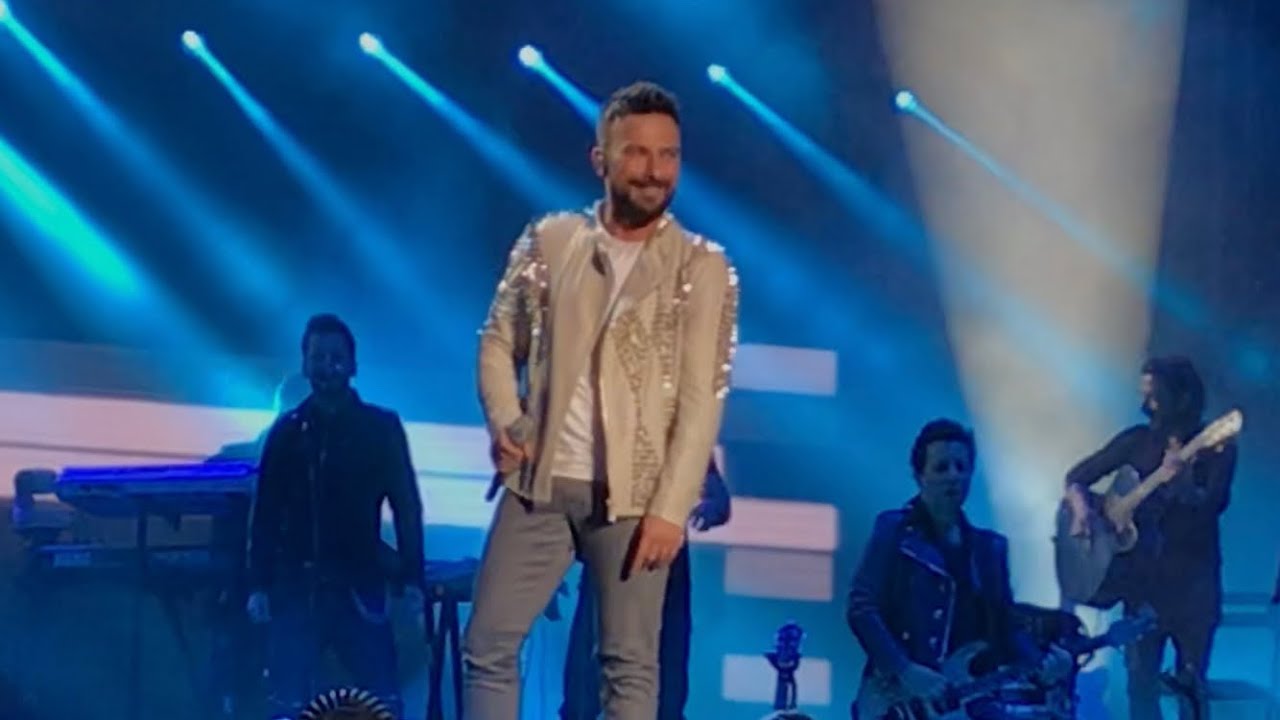 MEGASTAR TARKAN KONSERİ VADİSTANBUL ELİF YALÇINA TEŞEKKÜR EDERİM 