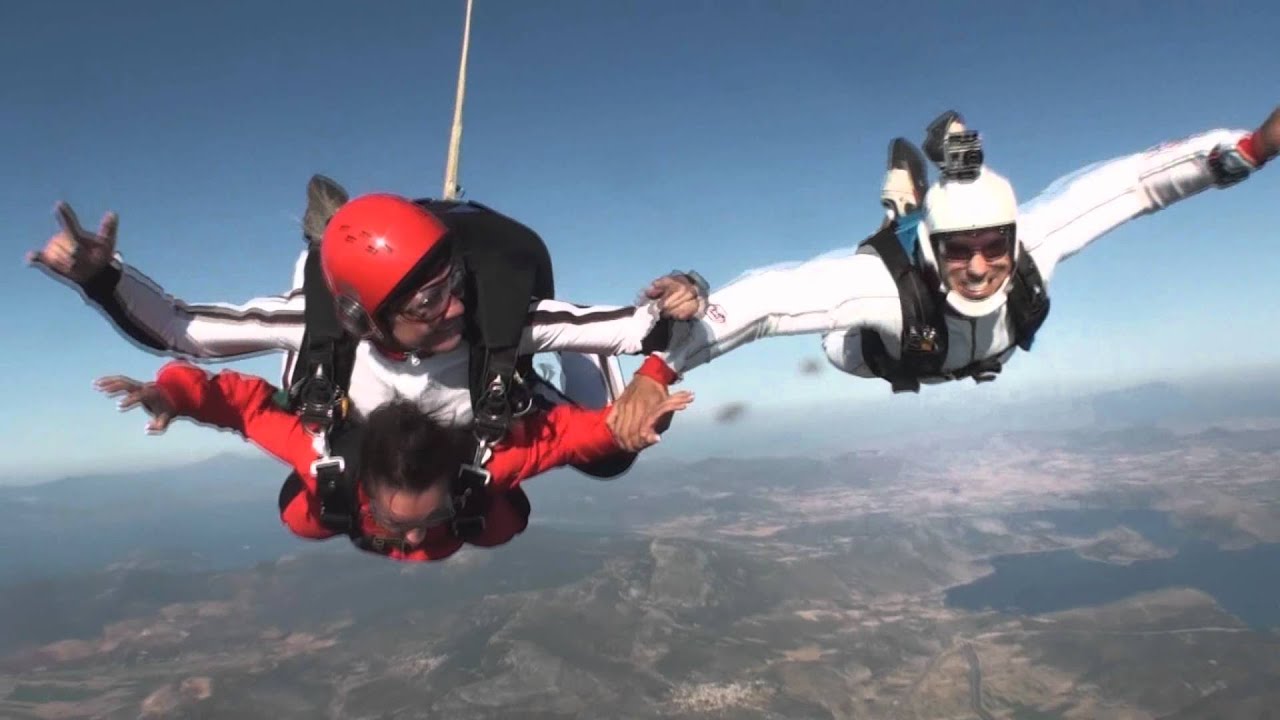 Romantic Tandem Skydive Jump in Greece - WWW.GFFC.GR