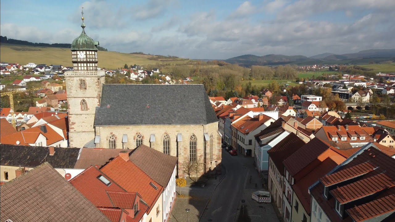 Geisa Herbst'21 🍁 Thüringen ⛪ Kirche 🏰 Schloss  🌄 Marktbrunnen ⛲ DJI Mini 2 Footage 🥾 Ulster