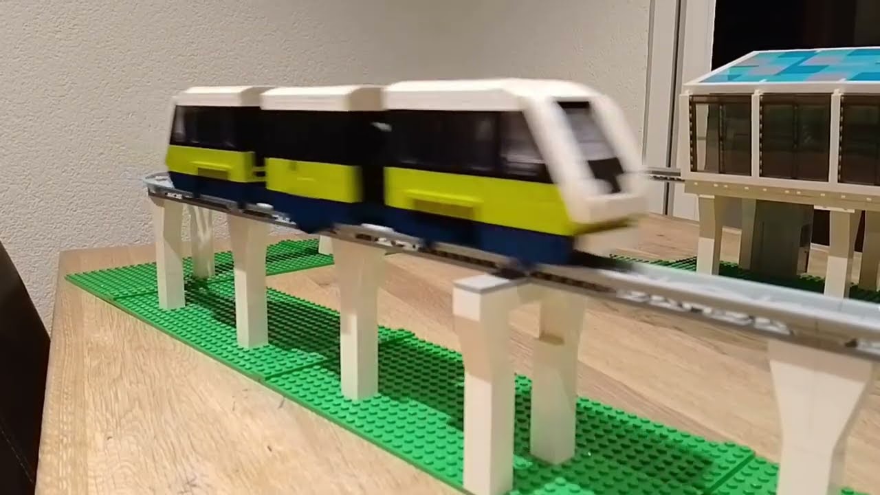 111 Zusammengebaut - Mould King 12040 Italian Marconi Express Light Rail Train Set Mod