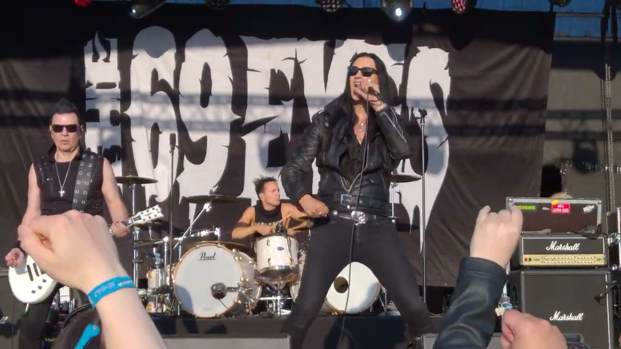The 69 Eyes - Gotta Rock (10.6.2023, Lisää Löylyä Rockfestival, Laihia, Finland)