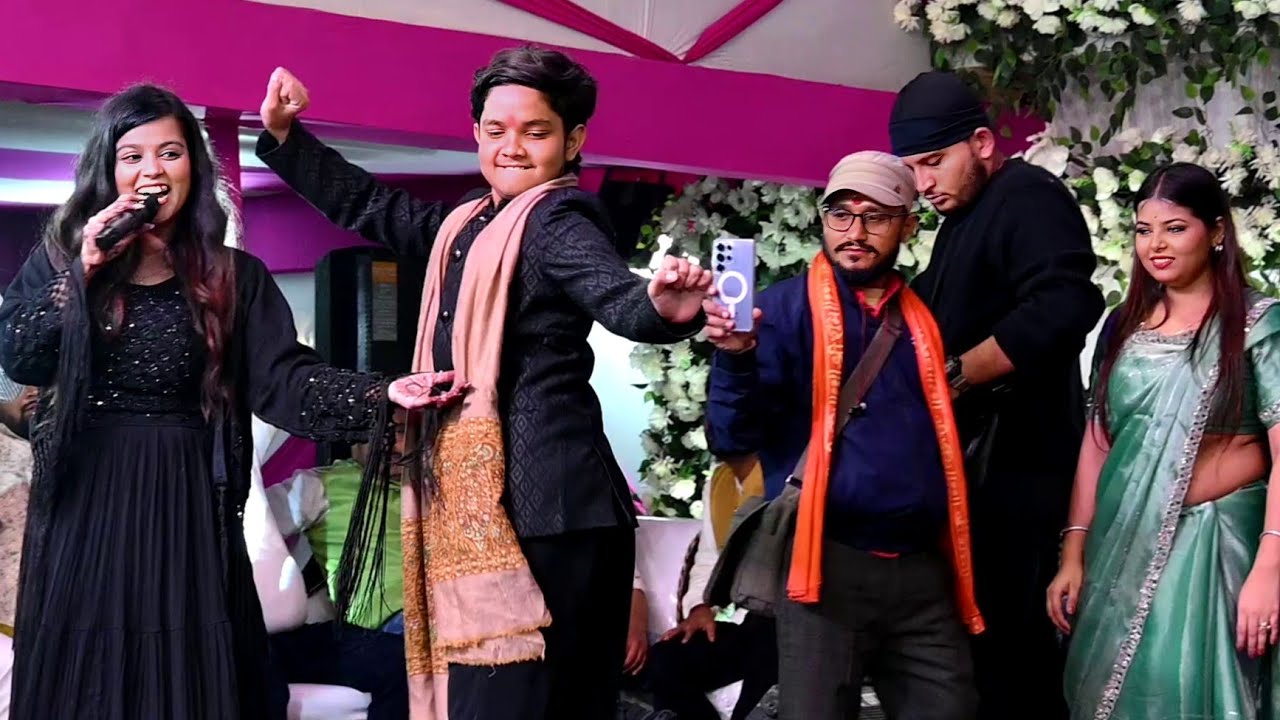 #Khushi kakar ने #Aaryan babu को जबर्दस्ती नचाया खुद साथ नाची !! कमाल पिया रसिया जवानी होता बसिया 