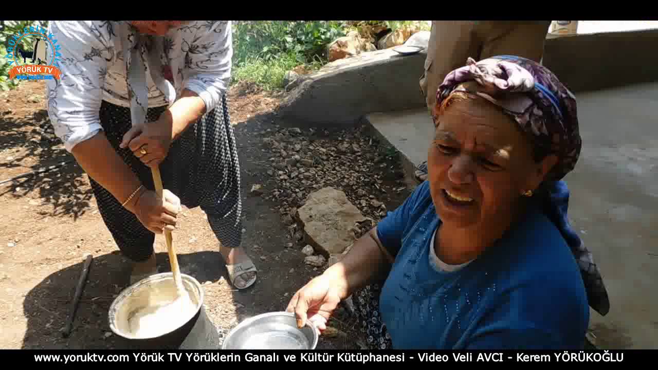 YÖRÜKLERİN TATLISI ÜSTÜNDEN DÖKME KOYU BULAMAÇ OKLAVA BULAMACI TATLISI NASIL YAPILIR YÖRÜK TV DE VEL