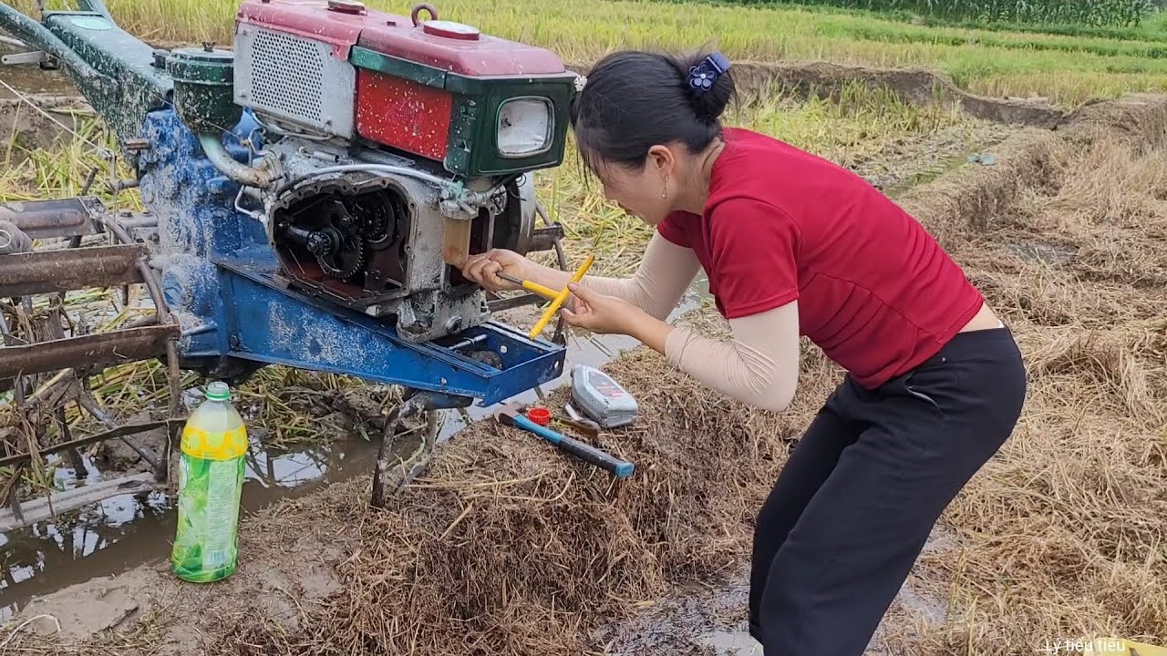 Can she fix the D8 that died in the middle of a field?