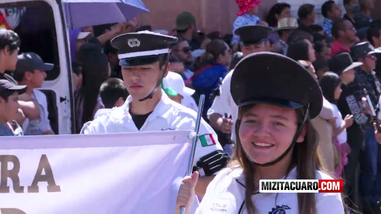 Les dejamos imágenes del tradicional desfile del 5 de febrero en de la Heroica Zitácuaro Michoacán.
