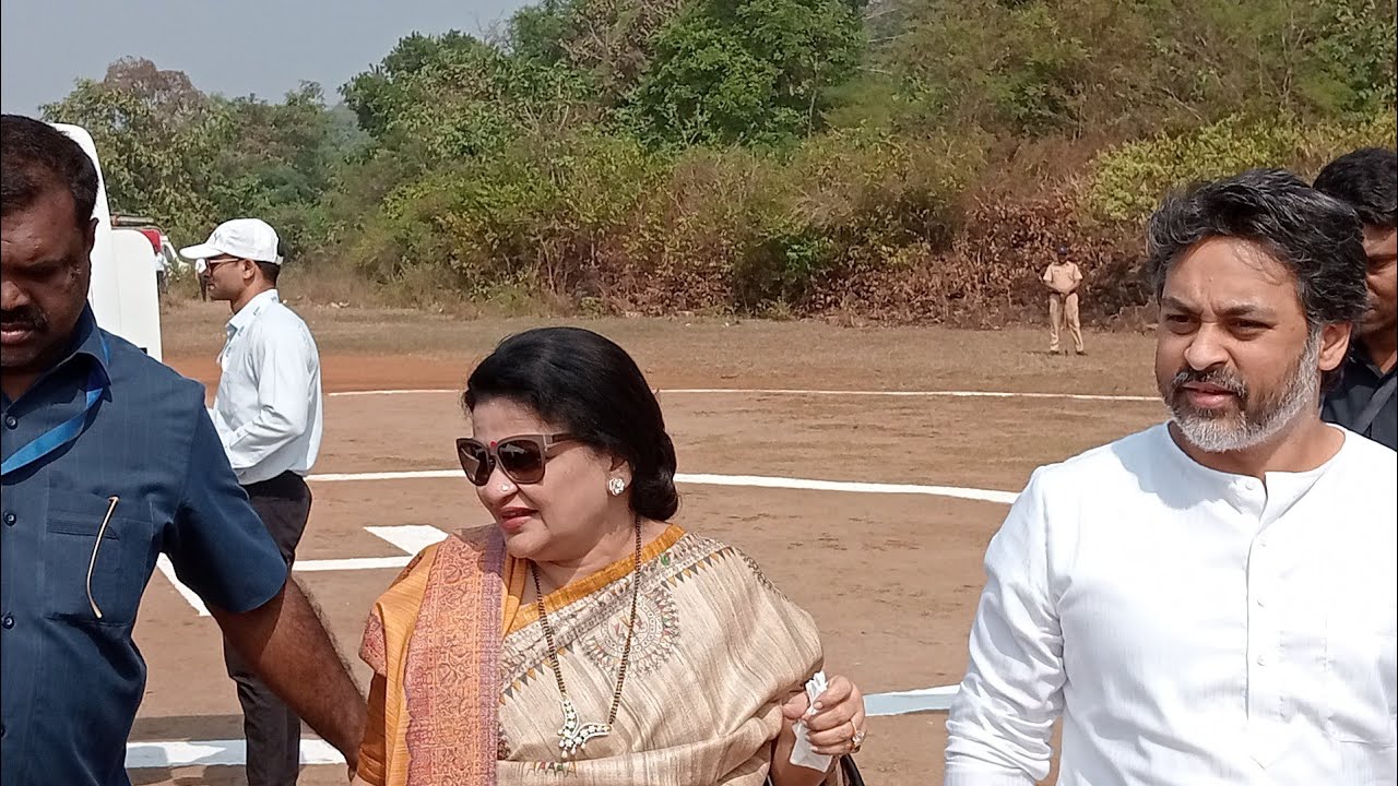 Mr. Narayan Rane | Narayan Rane Khed | नारायण राणे | Helicoptor 🛬 #Shorts #rane #Rane #Narayan Rane