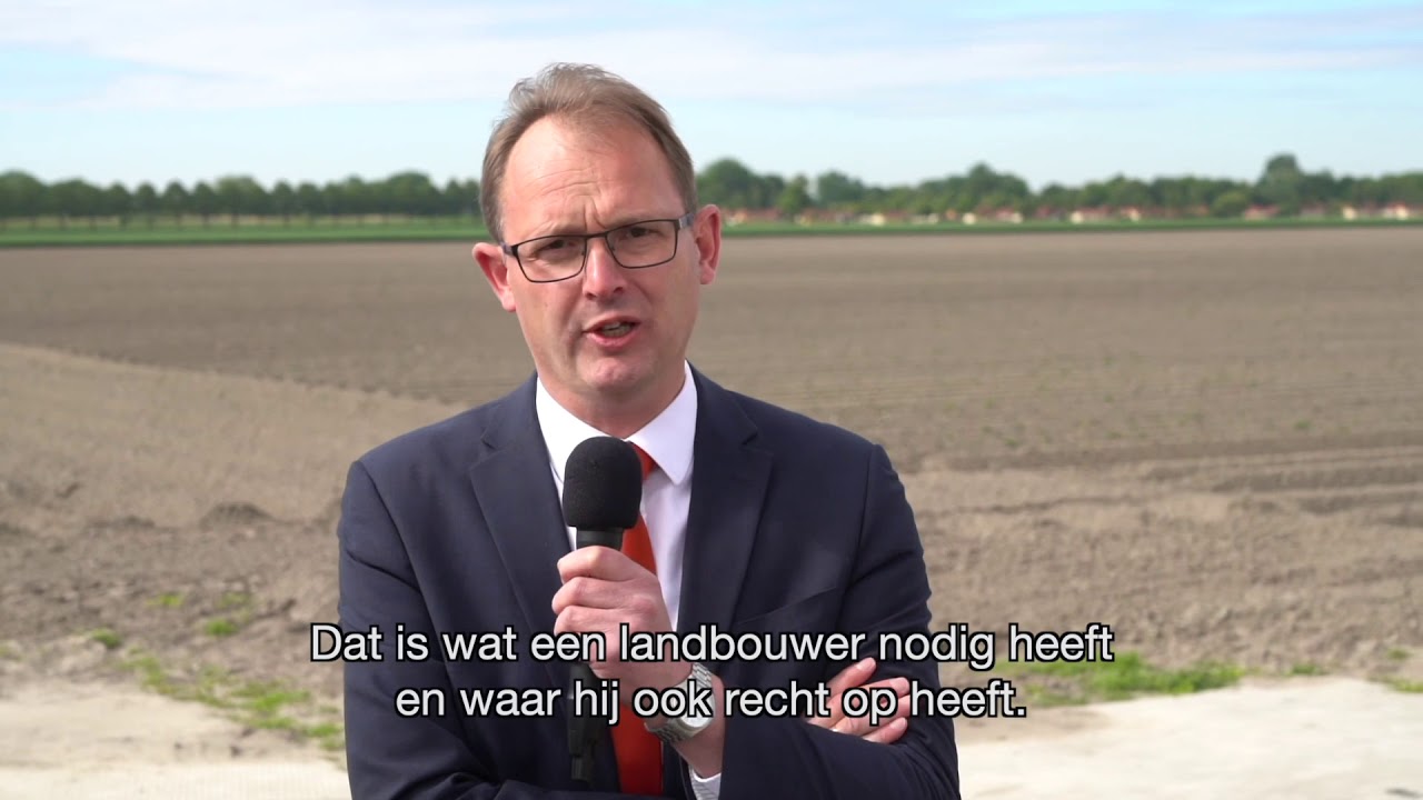 De boer op met uw verslaggever Bert-Jan Ruissen (SGP)