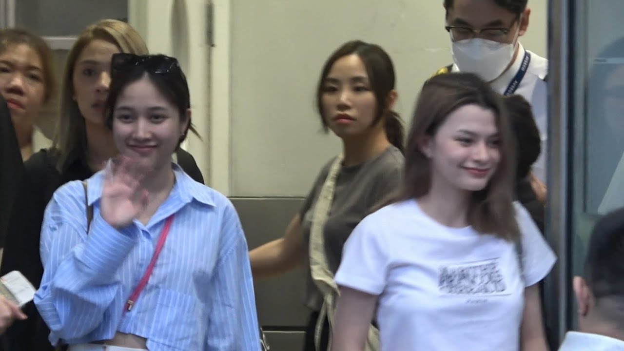 FreenBecky｜Freen (ฟรีน)、Becky (เบคกี้) Hong Kong Airport Arrival 20230721 (Bangkok→Hong Kong)