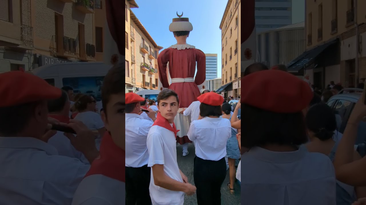 Gigantes de Pamplona - Iruñeko Erraldoiak. Pasacalles del asiático, Txantreako Gaiteroak: 8-7-2023