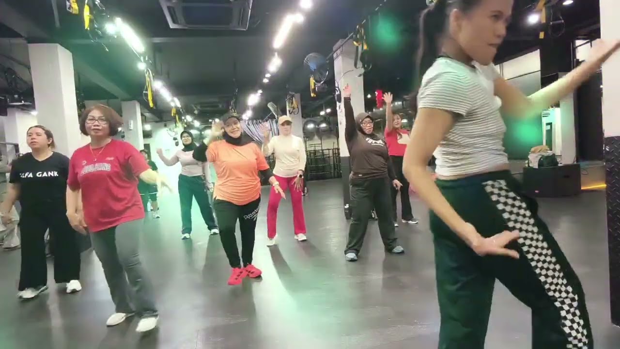 Cardio Dance with Coach Ayoe Covering Opalite -- Absolute Fit Tg. Priok