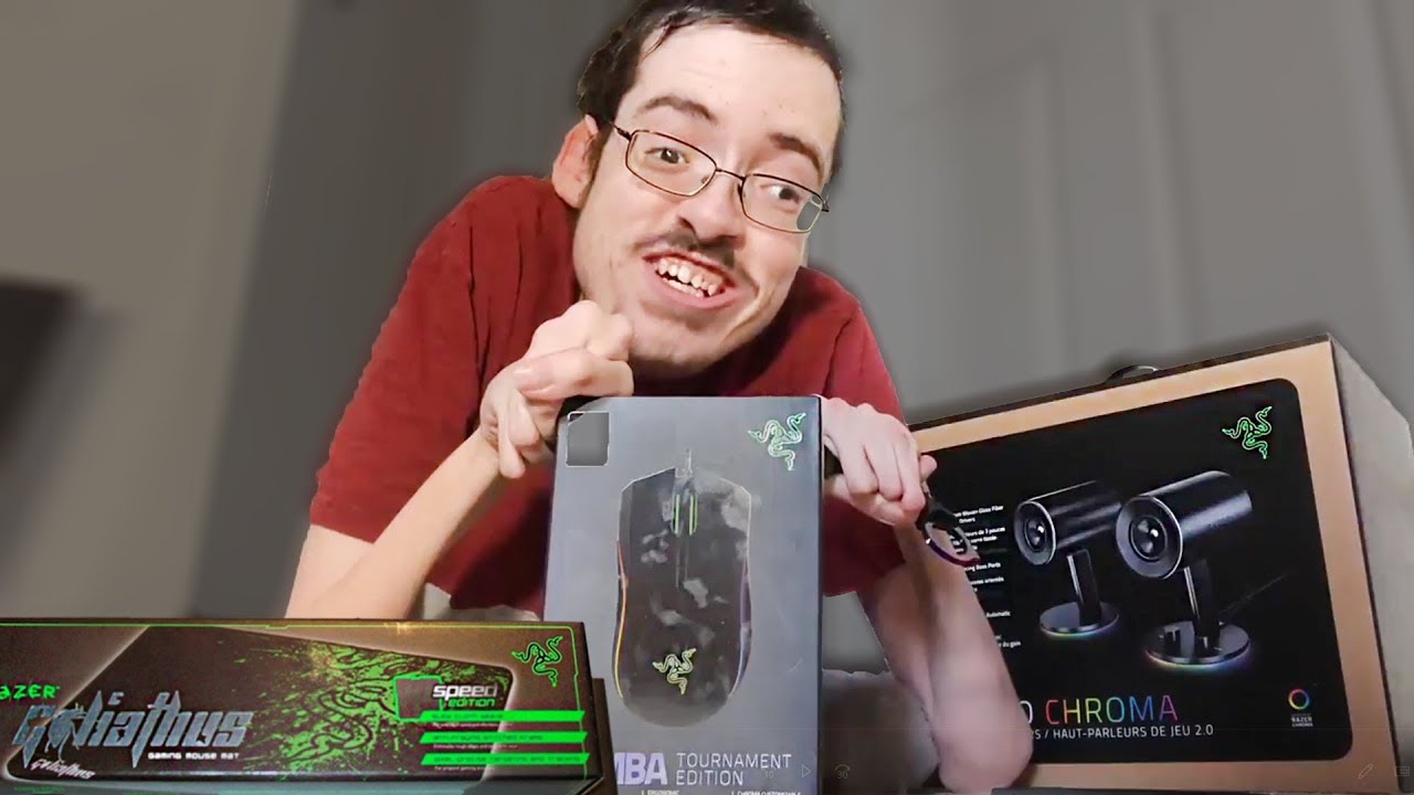 I LOVE RAZER PRODUCTS ⌨️ - Ricky Berwick