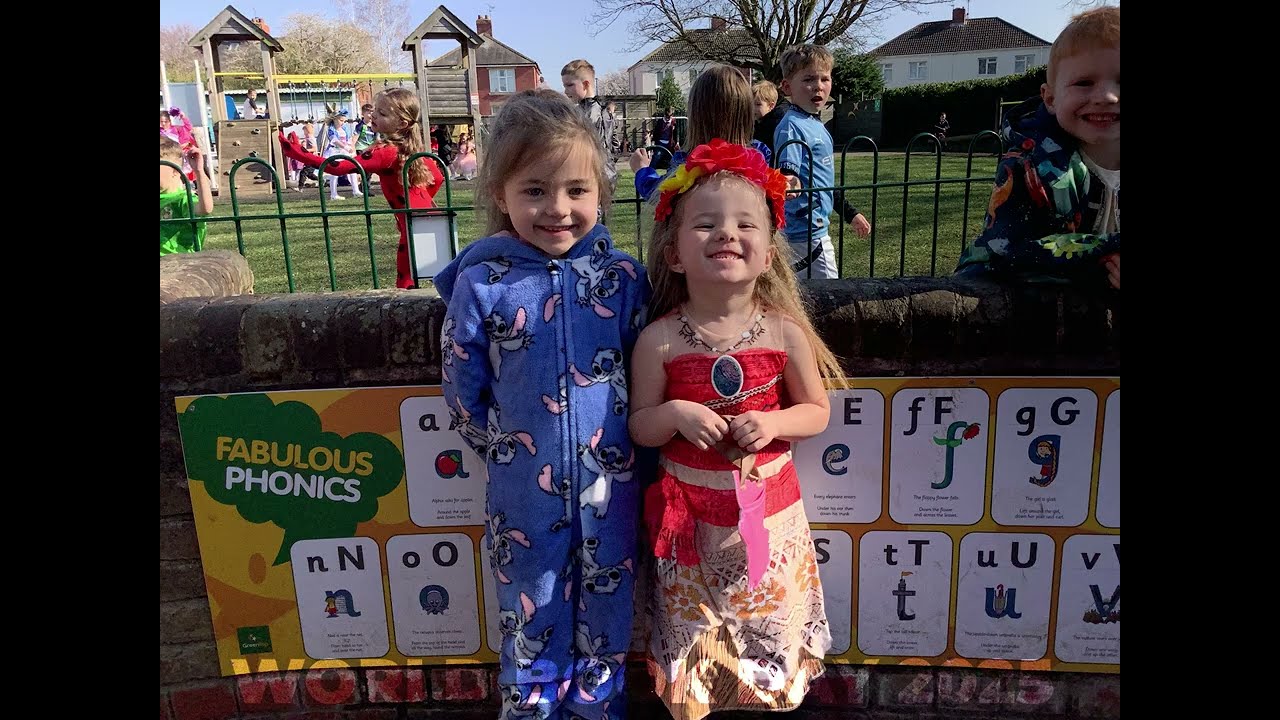 Green Top | World Book Day Photos
