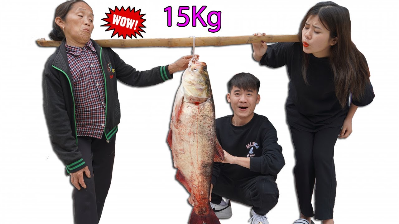 Hưng Vlog - Thử Thách Mẹ Bà Tân Vlog Và Em Gái Ăn Con Cá Mè Hoa Khổng Lồ 15Kg Và Cái Kết