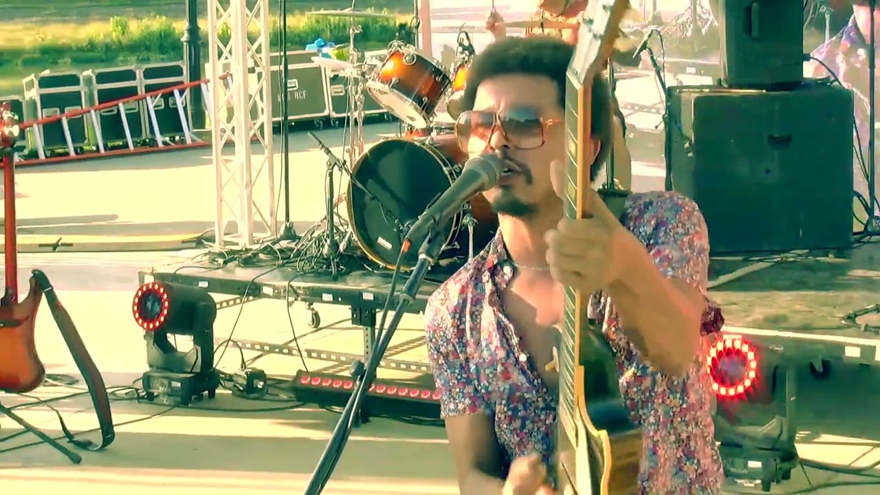The Inturns Live At Christians Corn-Stand Jam