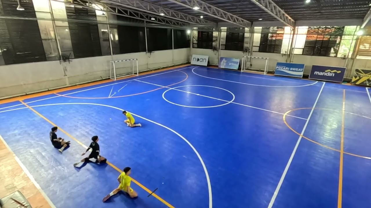 SPECIFIC GOALKEEPER TRAINING
