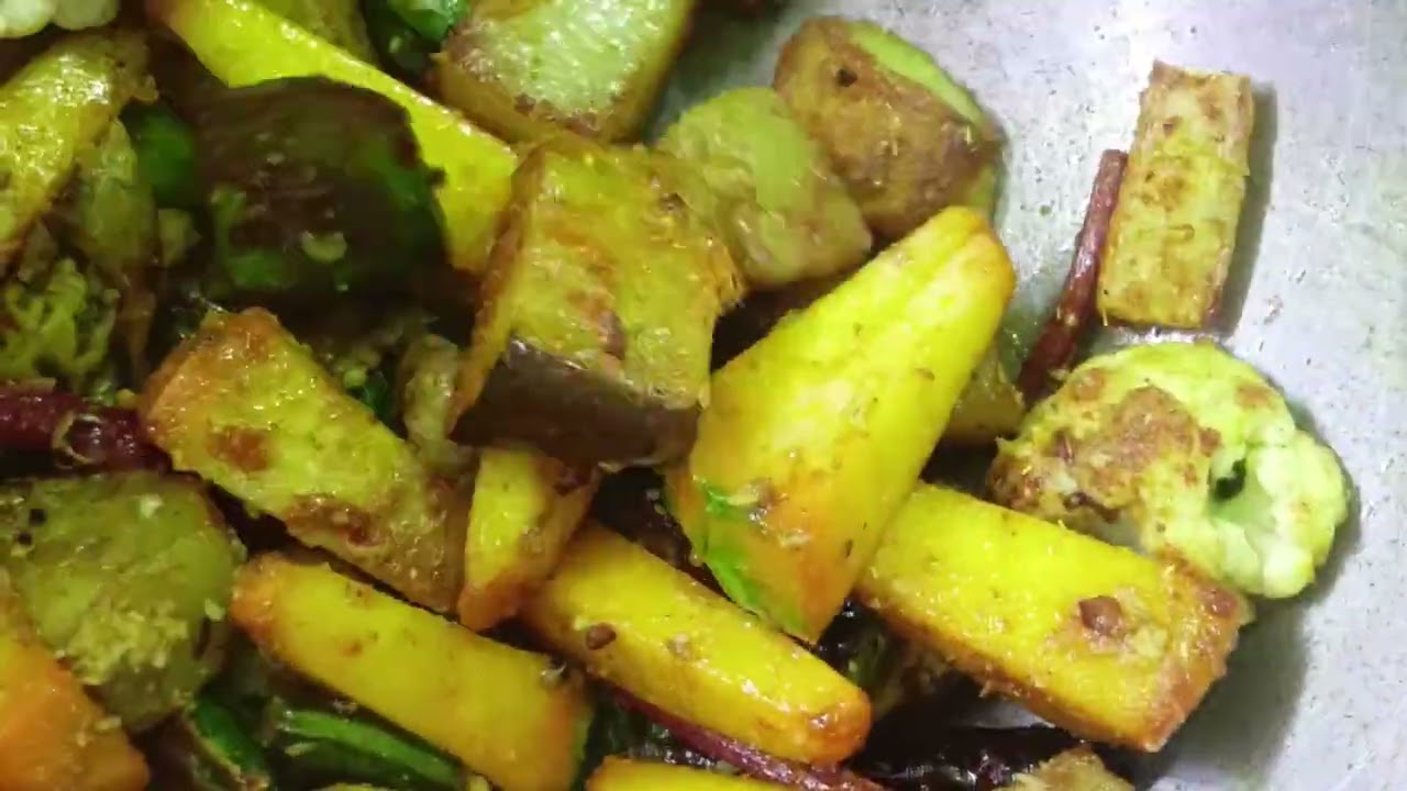 নিরামিষ পাঁচমিশালি তরকারি।