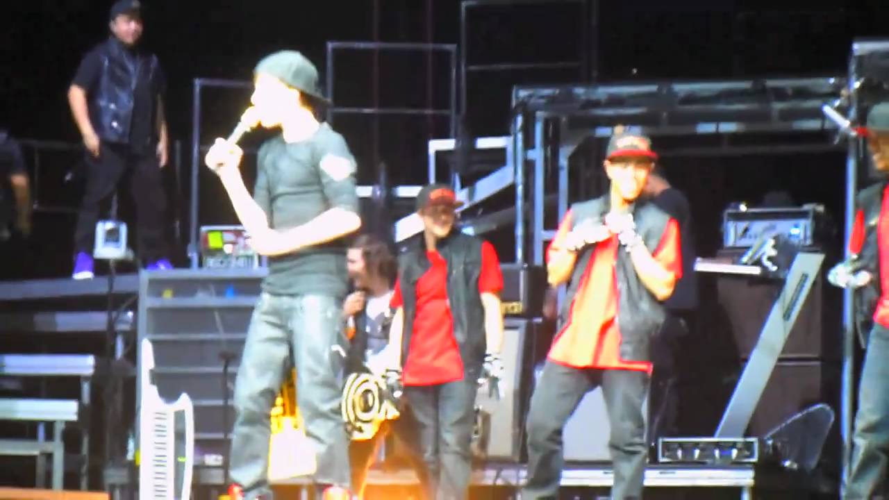 Justin Bieber Terrible Towel Fight Pittsburgh