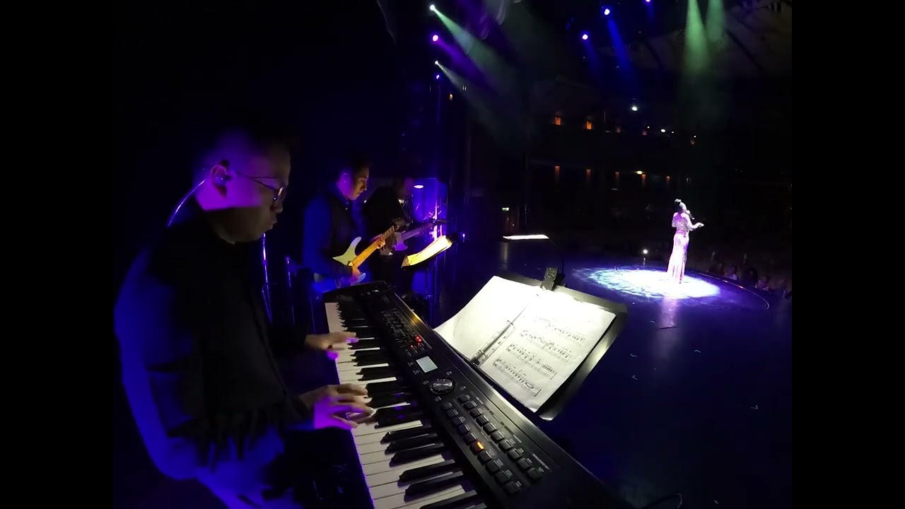 Greatest love of all Whitney Houston (Charity Lockhart) Piano cam