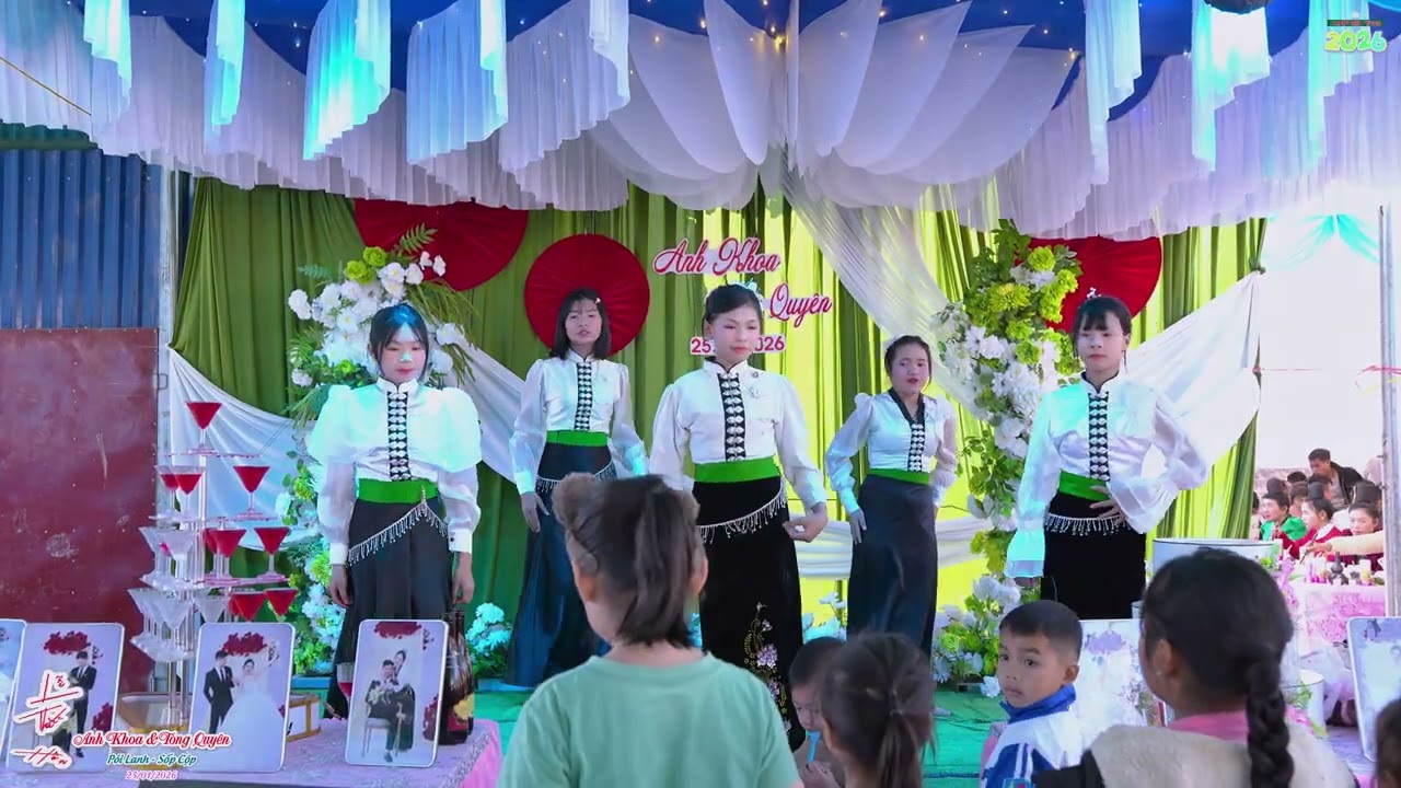 Điệu Nhảy Người Tình Mùa Đông Các Thiếu Nữ Pói Lanh - Sốp Cộp